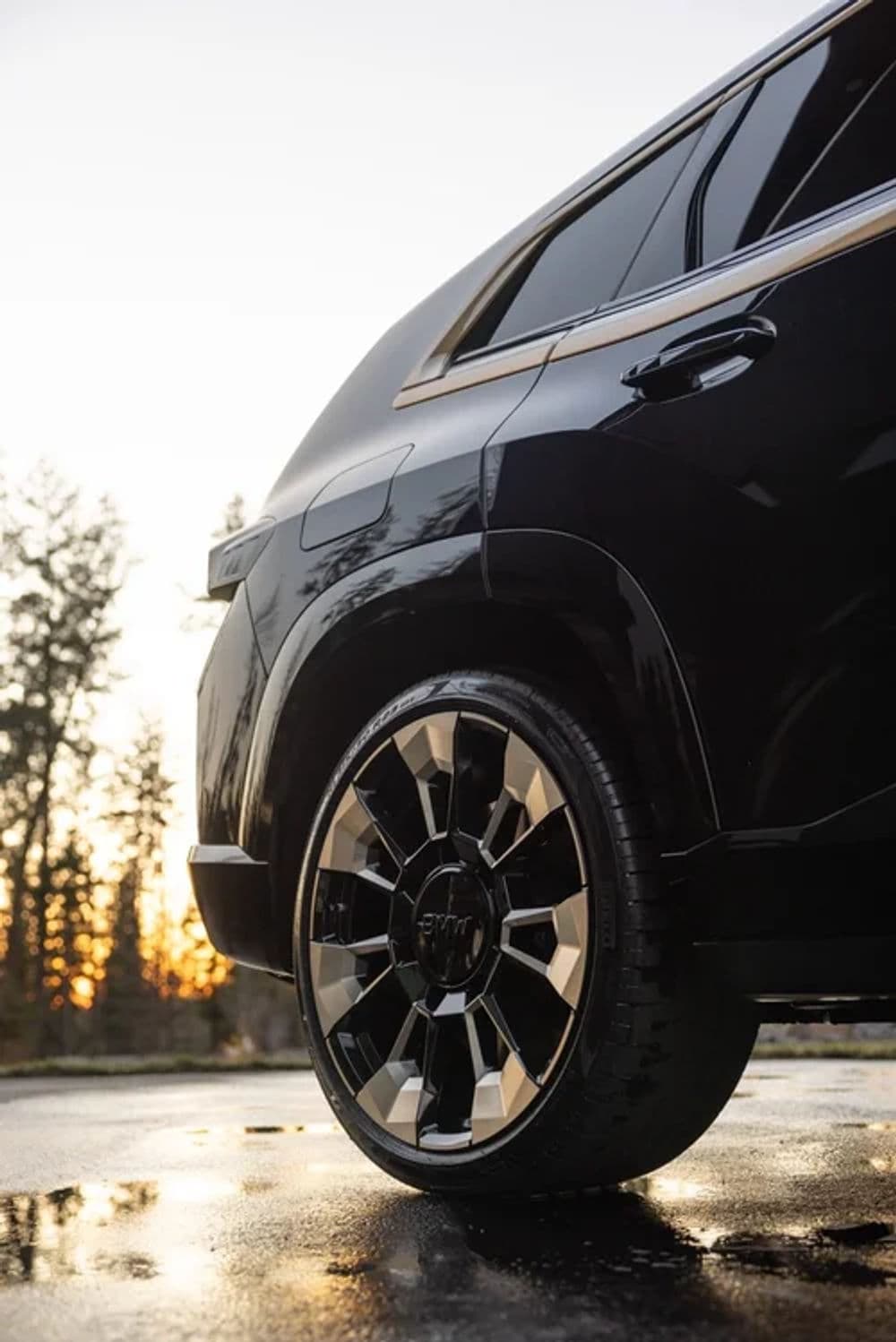 Gallery photos for  BMW XM: Image #2