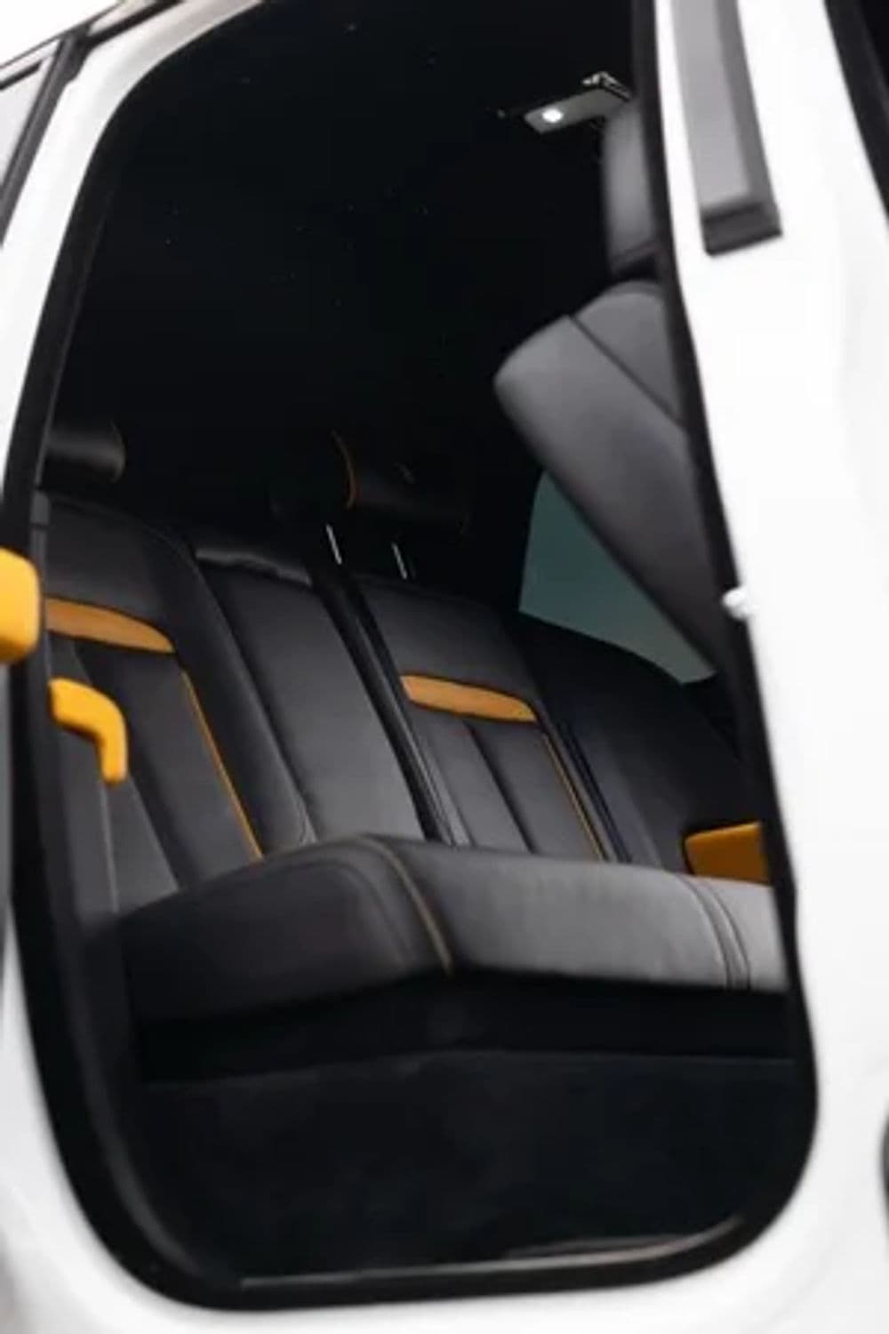 Gallery photos for Rolls Royce Cullinan: Image #3